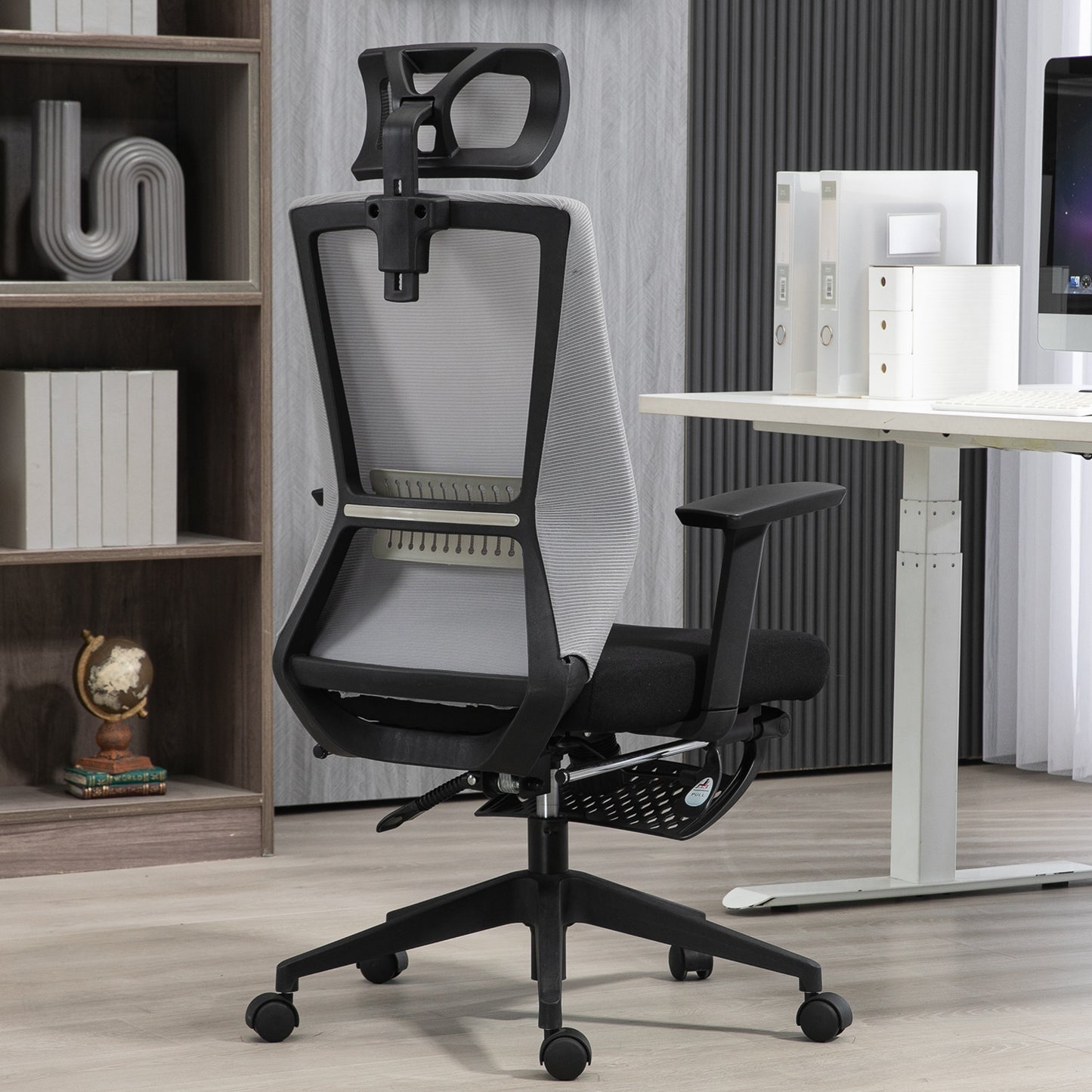 HOMEMAKE FURNITURE Silla Oficina Ergonómica con Reposapiés con Soporte Lumbar y Respaldo Alto con Reposacabezas Ajustable Altura Reclinable Descansabrazos Ajustables Silla Gamer, Gris+Negro